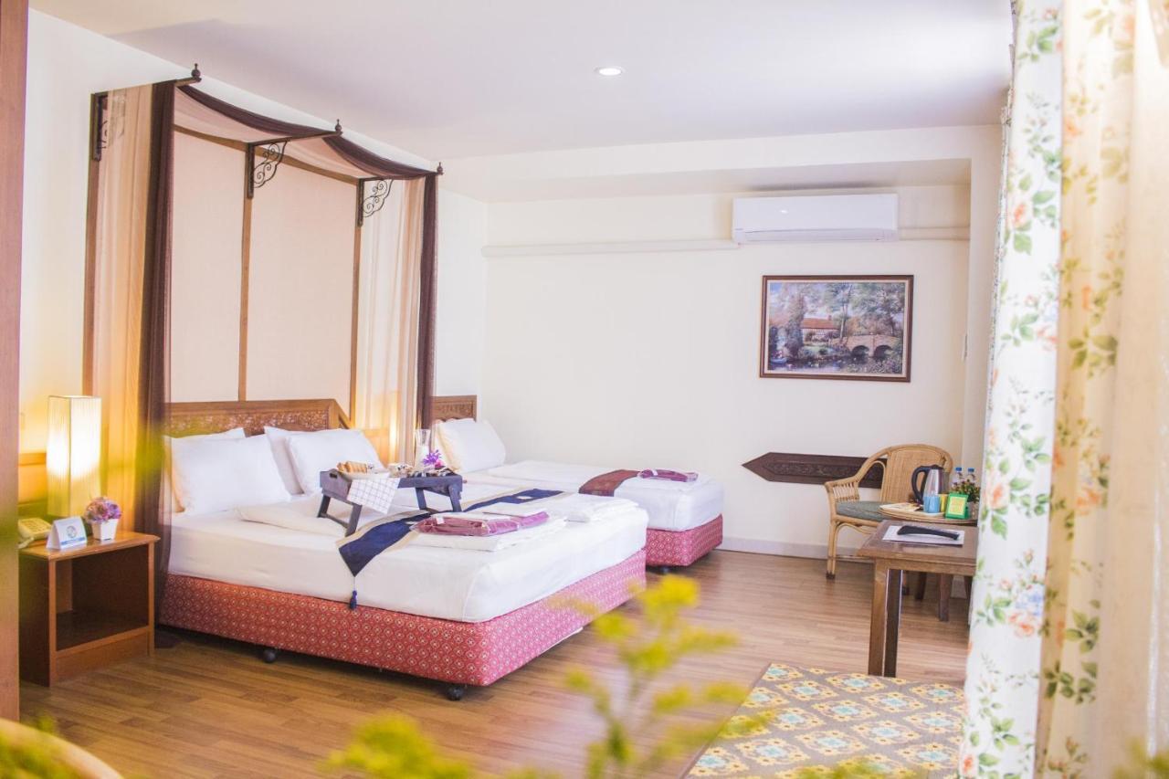People Place Boutique In Town Hotel - Sha Extra Plus Чиангмай Экстерьер фото