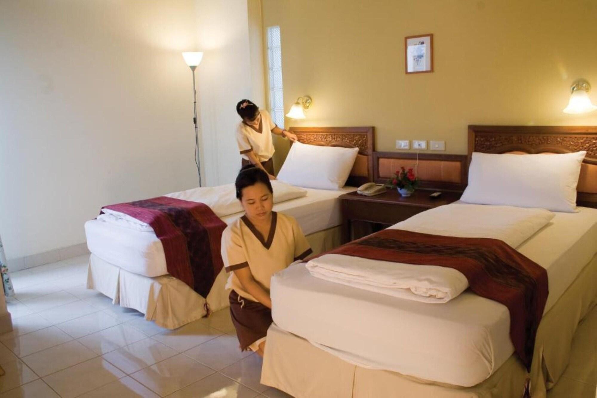 People Place Boutique In Town Hotel - Sha Extra Plus Чиангмай Экстерьер фото