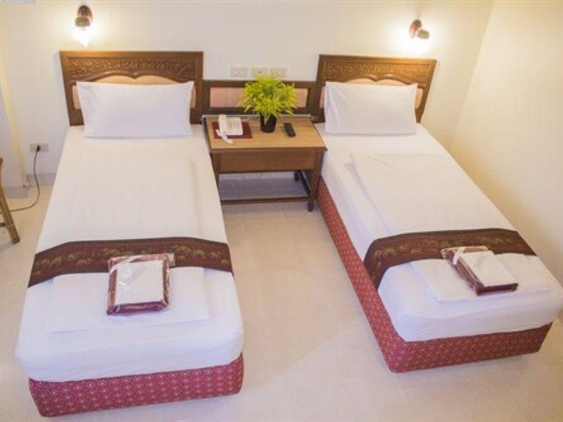 People Place Boutique In Town Hotel - Sha Extra Plus Чиангмай Экстерьер фото