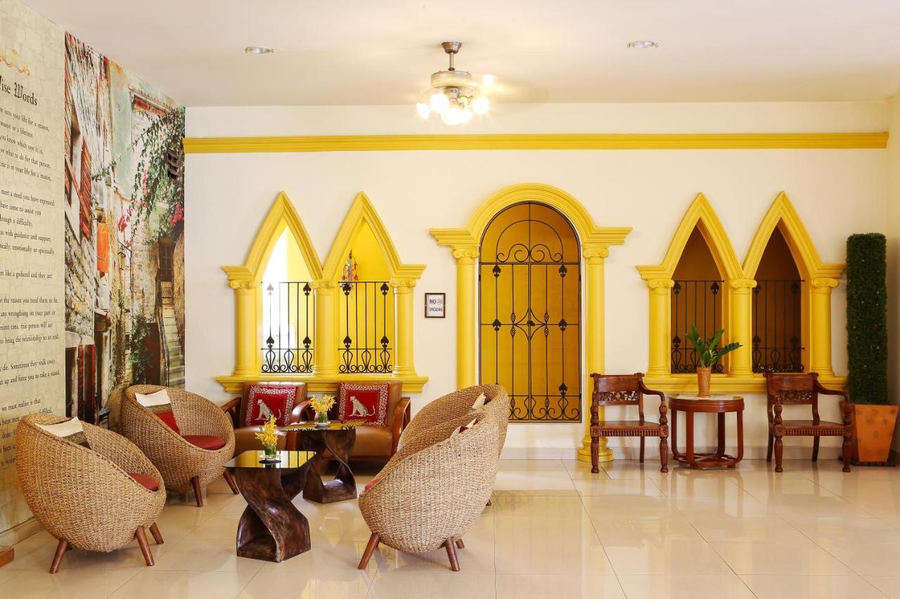 People Place Boutique In Town Hotel - Sha Extra Plus Чиангмай Экстерьер фото